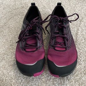 NEW Women’s Vapor Glove trail runner